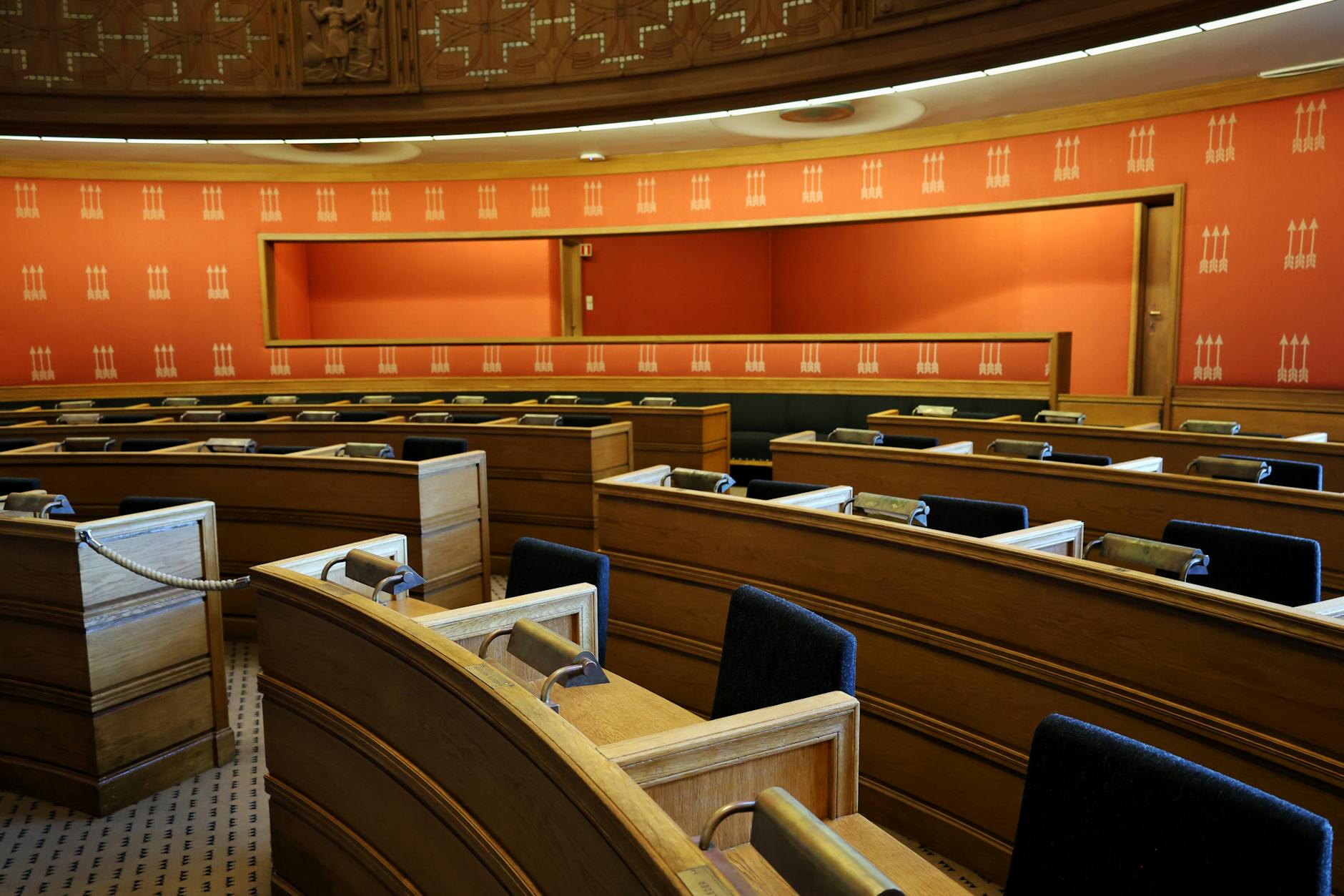 An infographic illustrating the British Parliamentary debate format with roles and time limits. — debate formats